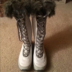 Eddie Bauer MicroTherm Faux Fur Trim Winter Boots
